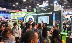 优克联CES首发PetCam宠物摄像头， PetPhone+PetCam构建“人宠无界”的情感连接新范式