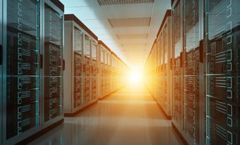 AI基础设施需要更多投入 英伟达CEO黄仁勋称还要数万亿美元